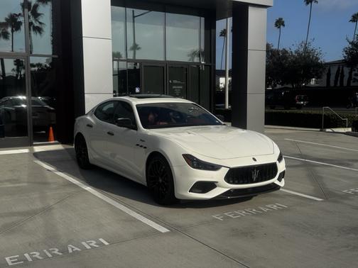 2021 Maserati Ghibli Trofeo