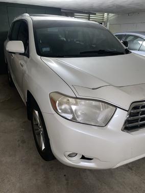 White 2010 Toyota Highlander Limited