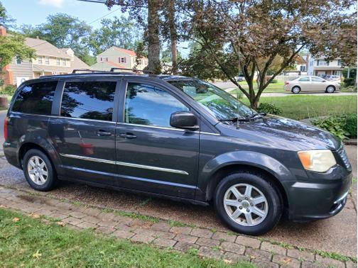 2012 Chrysler Town & Country Touring