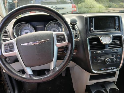 2012 Chrysler Town & Country Touring