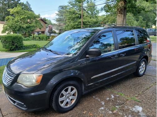 2012 Chrysler Town & Country Touring