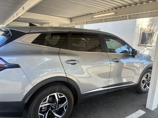 Gray 2023 Kia Sportage LX