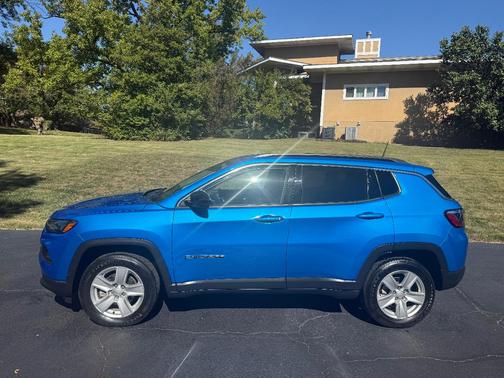 Blue 2022 Jeep Compass Latitude