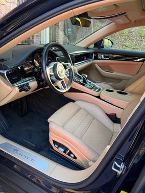 2019 Porsche Panamera Panamera
