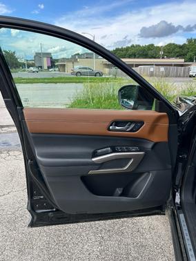 Black 2023 Nissan Pathfinder Platinum