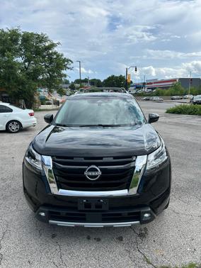 Black 2023 Nissan Pathfinder Platinum