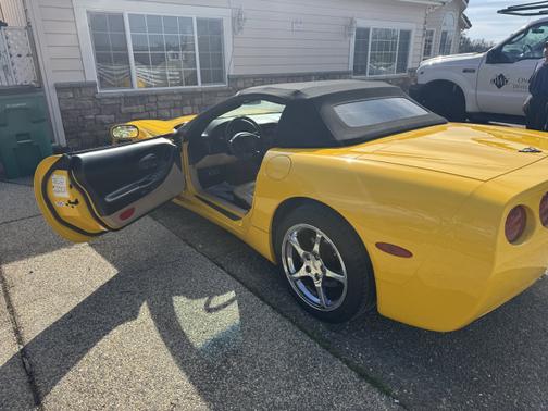 2002 Chevrolet Corvette Base
