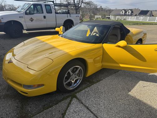 2002 Chevrolet Corvette Base