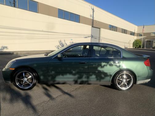 Green 2003 INFINITI G35 Base