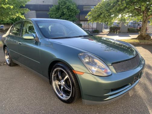 Green 2003 INFINITI G35 Base