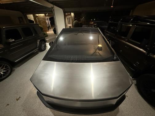 2024 Tesla Cybertruck Cyberbeast