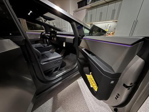 2024 Tesla Cybertruck Cyberbeast