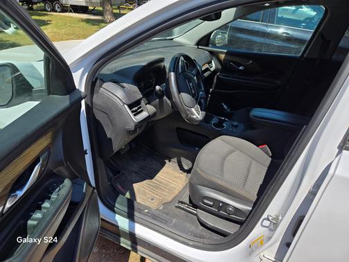 White 2018 GMC Terrain SLE