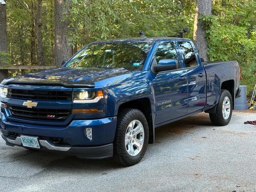 Blue 2018 Chevrolet Silverado 1500 2LT