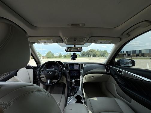 2015 INFINITI Q50 Premium