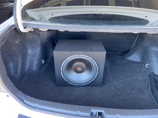White 2010 Toyota Corolla Base