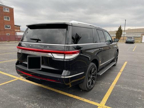 2023 Lincoln Navigator L Reserve