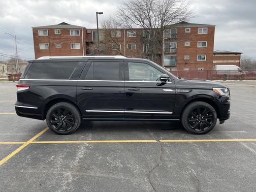 2023 Lincoln Navigator L Reserve