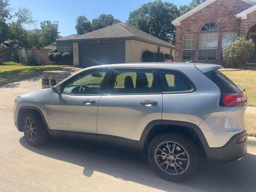Silver 2017 Jeep Cherokee Sport