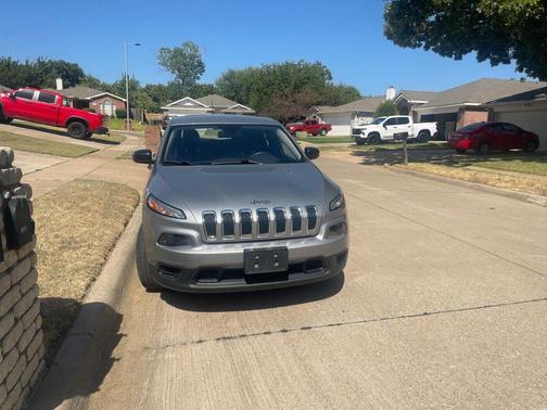 Silver 2017 Jeep Cherokee Sport