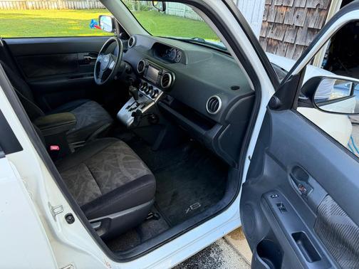 White 2015 Scion xB Base