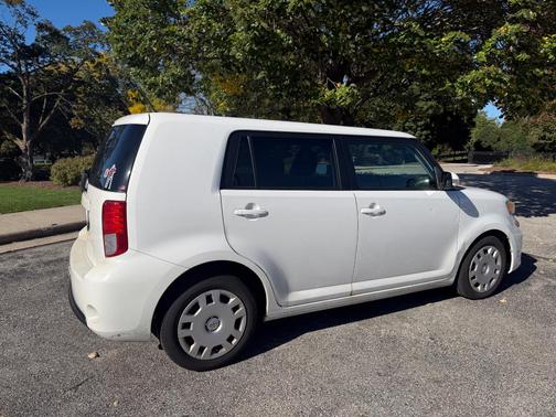 White 2015 Scion xB Base