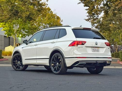 2021 Volkswagen Tiguan 2.0T SE R-Line Black