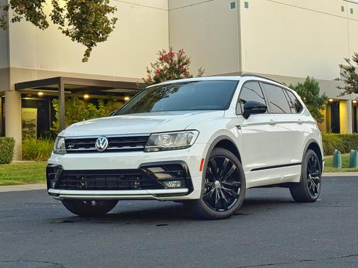 2021 Volkswagen Tiguan 2.0T SE R-Line Black