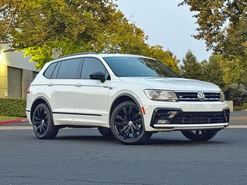 2021 Volkswagen Tiguan 2.0T SE R-Line Black