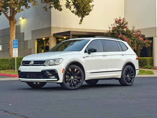 2021 Volkswagen Tiguan 2.0T SE R-Line Black