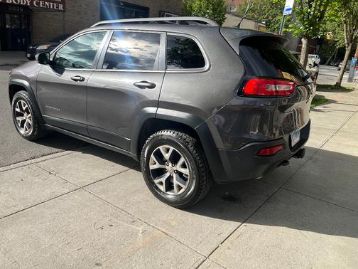 Gray 2014 Jeep Cherokee Trailhawk