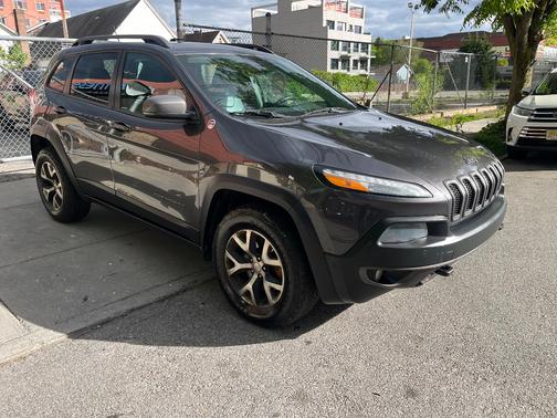 Gray 2014 Jeep Cherokee Trailhawk