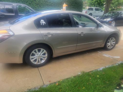 Gold 2012 Nissan Altima 2.5 S