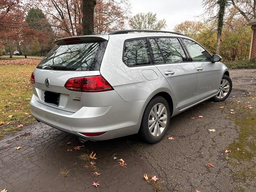 2017 Volkswagen Golf SportWagen TSI S