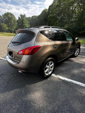 Beige 2010 Nissan Murano SL