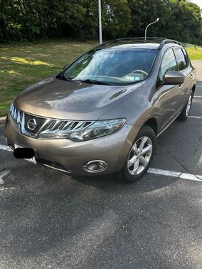 Beige 2010 Nissan Murano SL