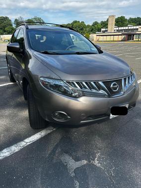 Beige 2010 Nissan Murano SL