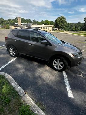 Beige 2010 Nissan Murano SL