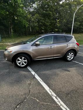 Beige 2010 Nissan Murano SL