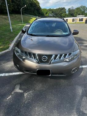 Beige 2010 Nissan Murano SL