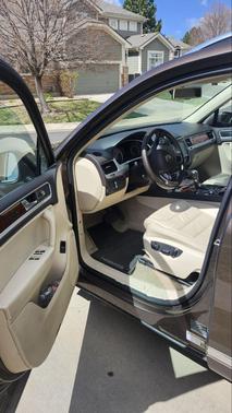 Brown 2013 Volkswagen Touareg VR6 Lux