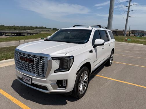 White 2021 GMC Yukon XL Denali