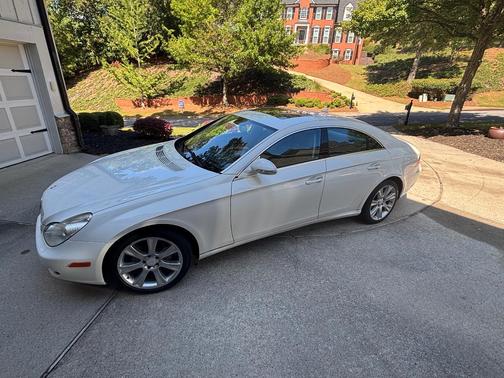 White 2008 Mercedes-Benz CLS-Class CLS 550