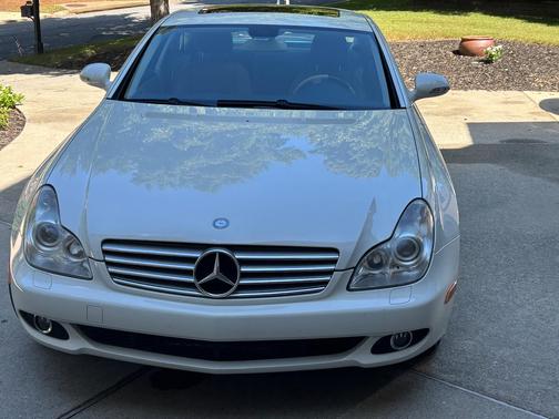 White 2008 Mercedes-Benz CLS-Class CLS 550