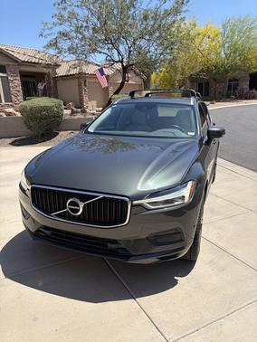 Gray 2018 Volvo XC60 T5 Momentum