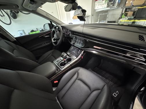 2023 Audi Q7 45 Premium Plus