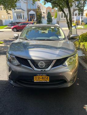 Gray 2019 Nissan Rogue Sport SV