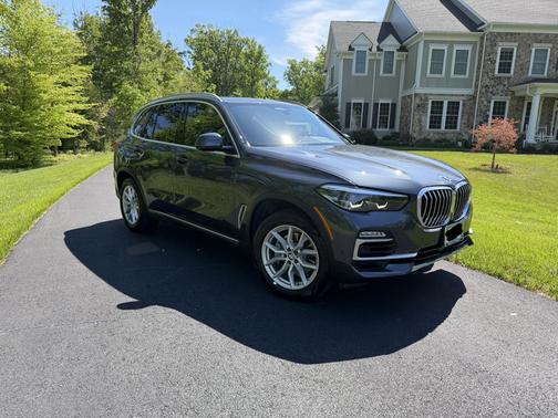 Gray 2020 BMW X5 xDrive40i