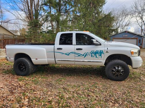 2006 Dodge Ram 3500 Laramie Quad Cab DRW