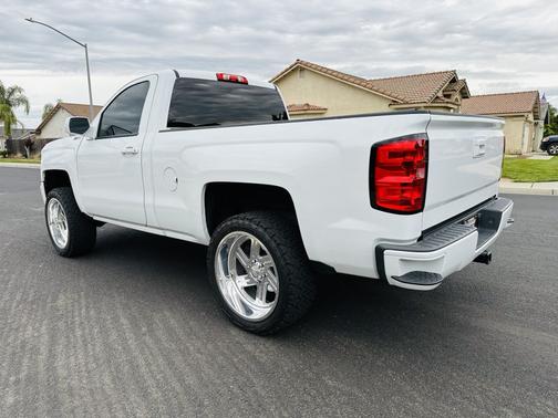 White 2018 Chevrolet Silverado 1500 2LT